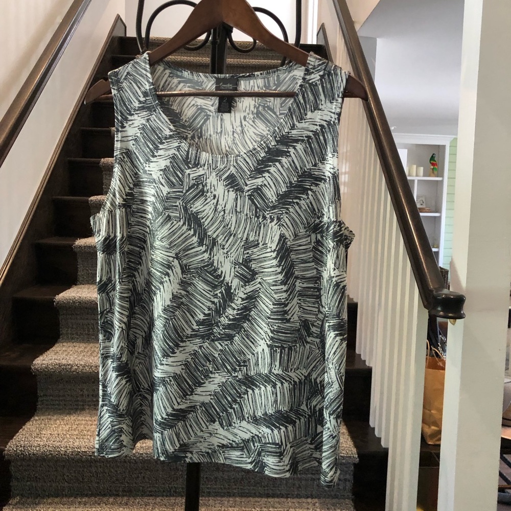 Chico’s size 2 sleeveless tank top
